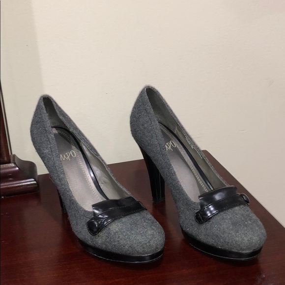 Heels - Picture 2 of 4